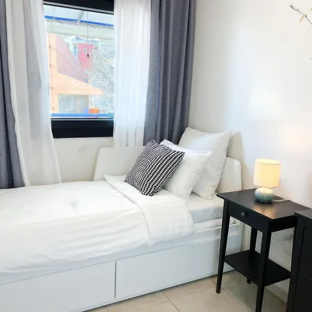 Near And Easy Parking - By Solstad