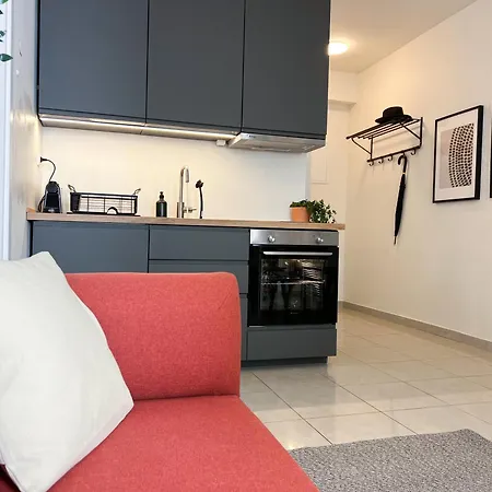 Near And Easy Parking - By Solstad Kavala