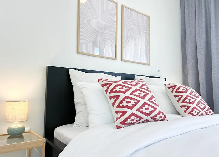 Near And Easy Parking - By Solstad Kavala